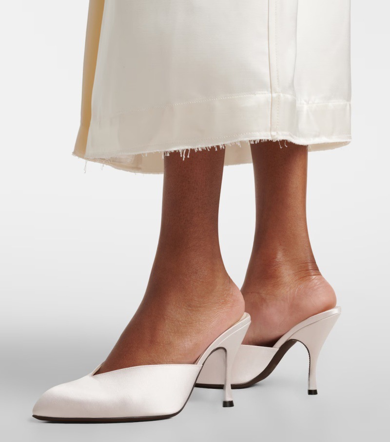 Sewing New - Sepatu hak wanita satin model mule,