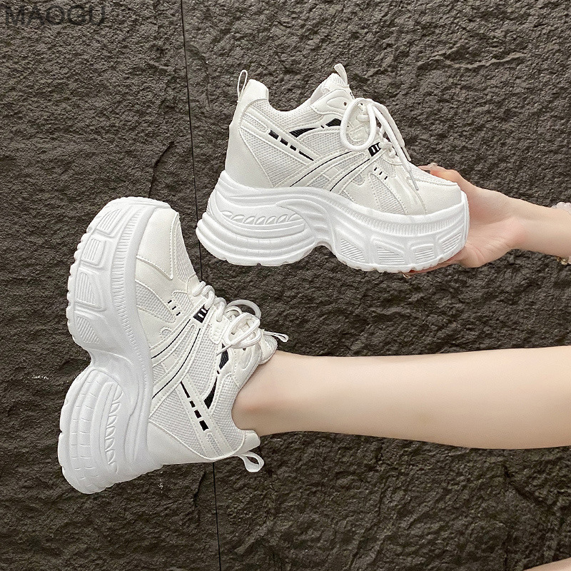 Sepatu Sneakers Wanita Bertumi - Sewing Garment ulasan dan harga