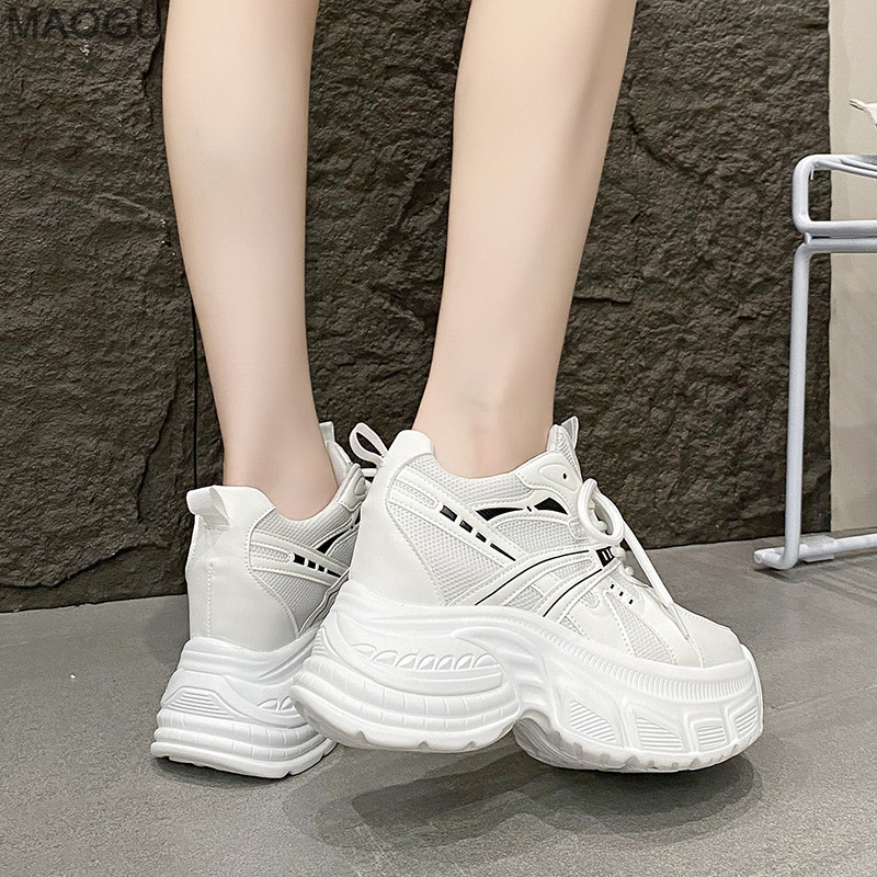 Sepatu Sneakers Wanita Bertumi - Sewing Garment ulasan dan harga
