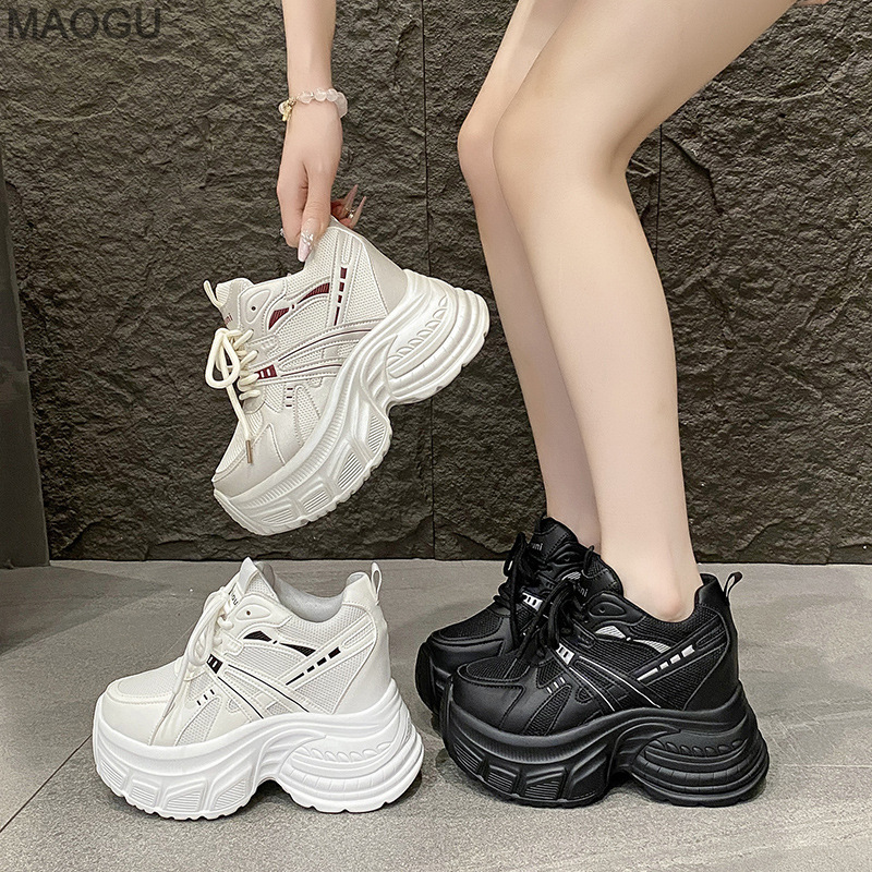Sepatu Sneakers Wanita Bertumi - Sewing Garment ulasan dan harga